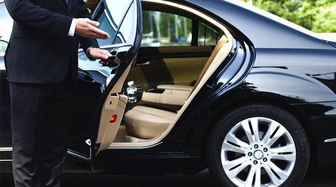 Airport transfer private car